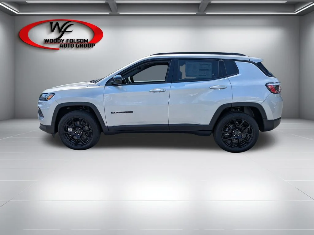 New 2026 Silver Zynith Metallic Clear-Coat Exterior Paint Jeep Latitude image 8