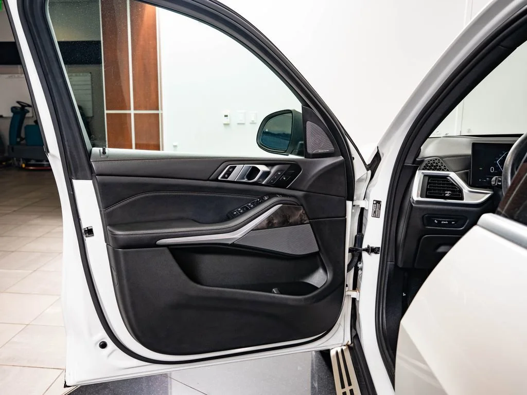Used 2024 Mineral White Metallic BMW xDrive40i image 26