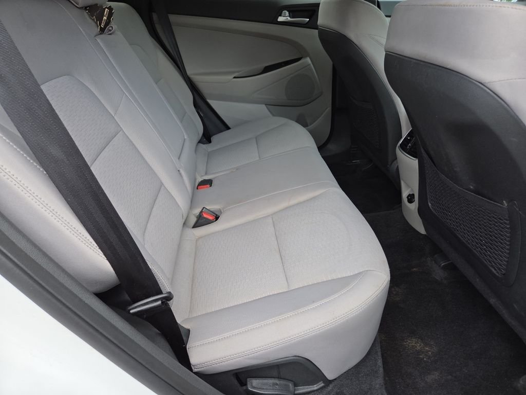 Used 2020 Winter White Hyundai SEL image 23