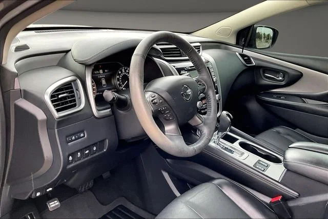 Used 2021 Gray Nissan SL image 12