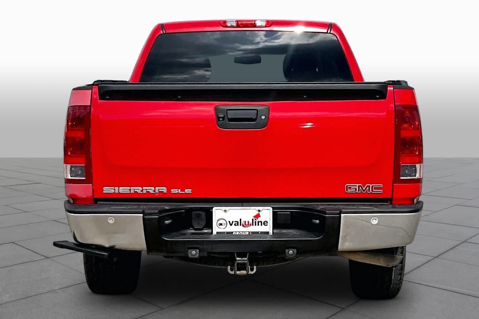 Used 2013 Fire Red GMC SLE image 4