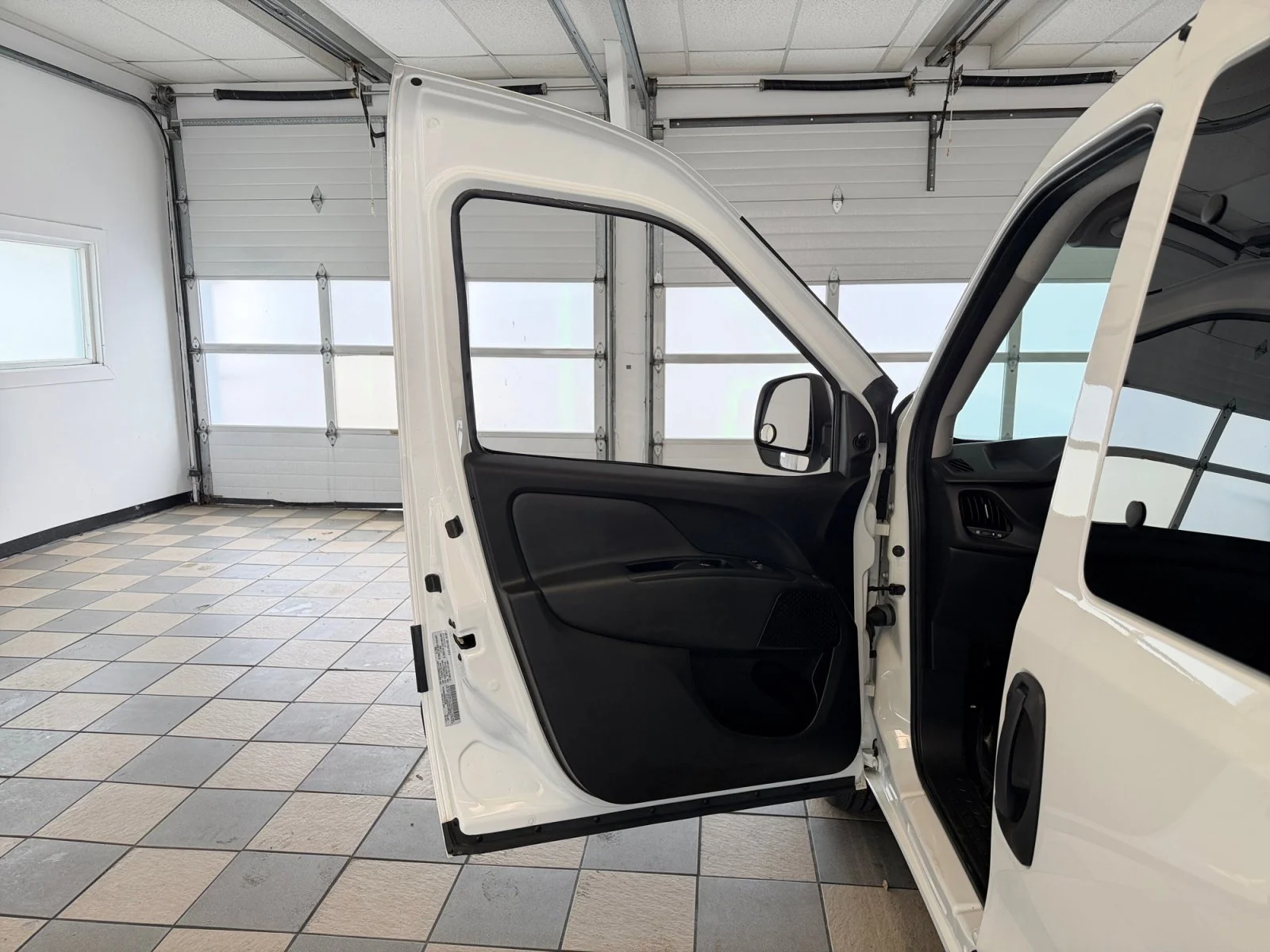 Used 2022 Bright White Ram Tradesman image 23