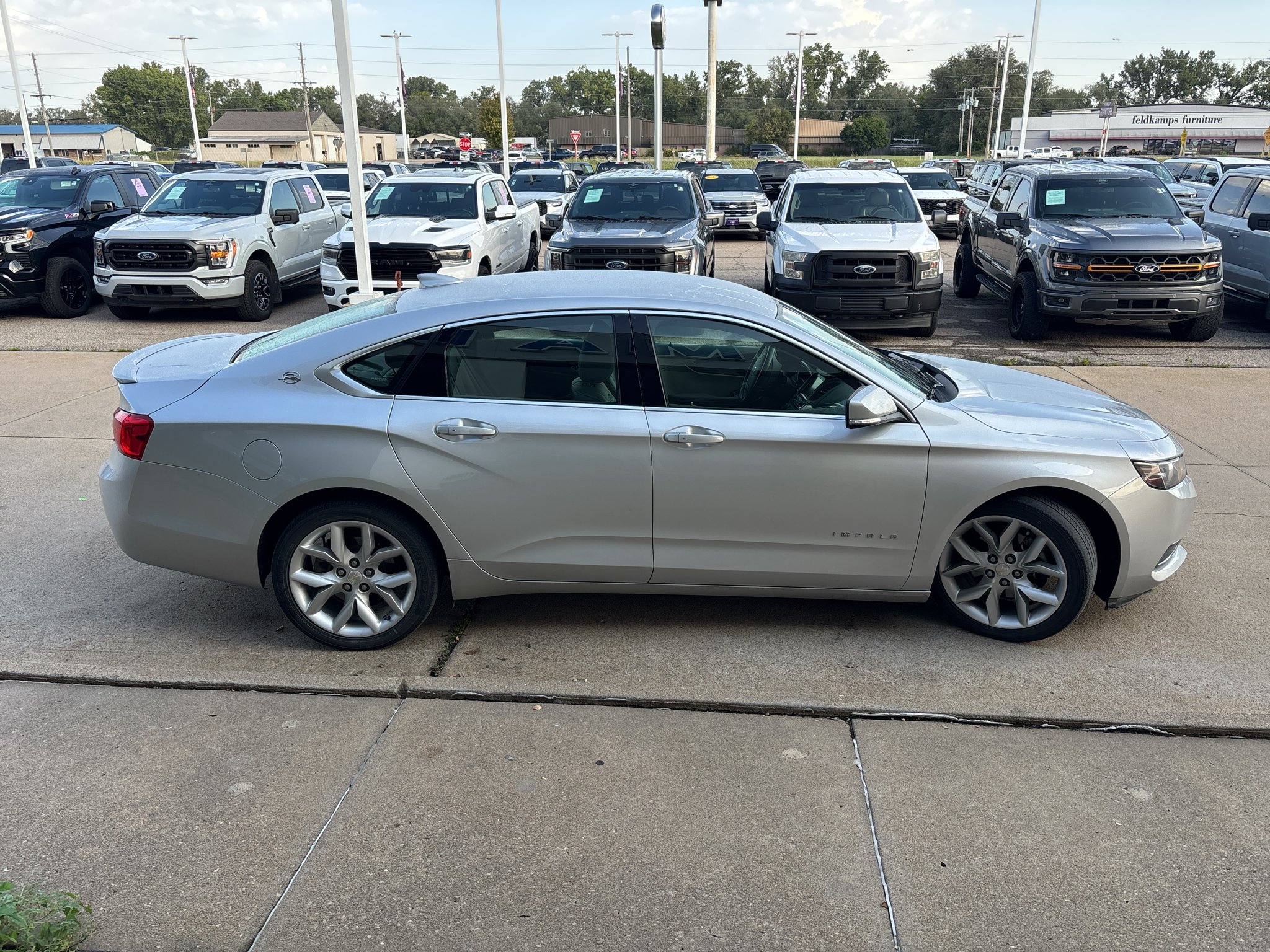 Used 2017 Silver Ice Metallic Chevrolet LT image 7