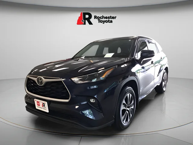 Used 2023 Blue Toyota XLE image 3
