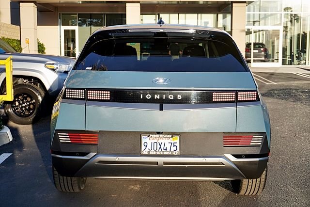 Used 2024 Blue Hyundai SEL image 8