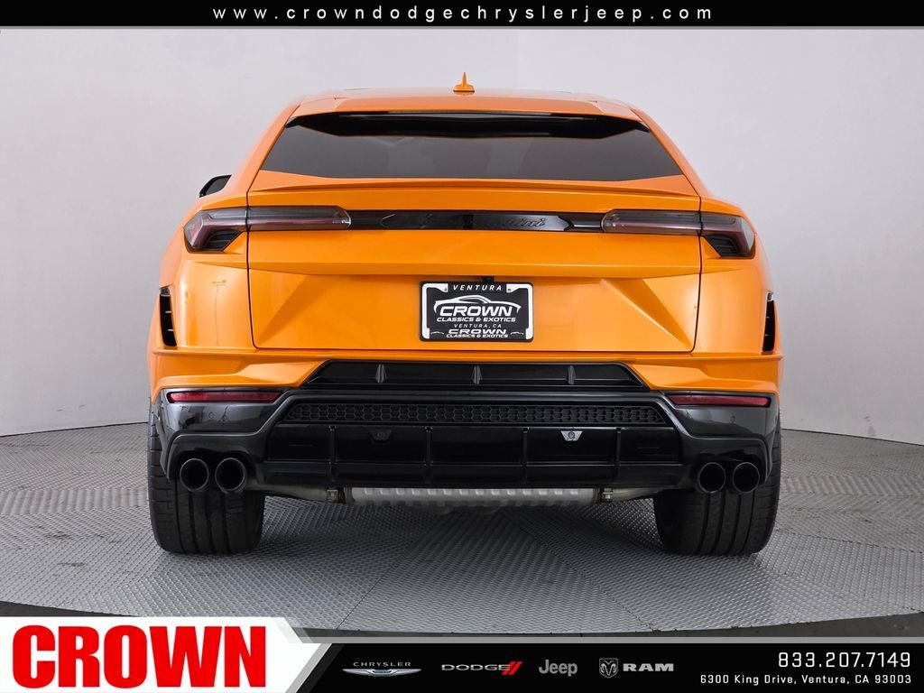 Used 2024  Lamborghini S image 6