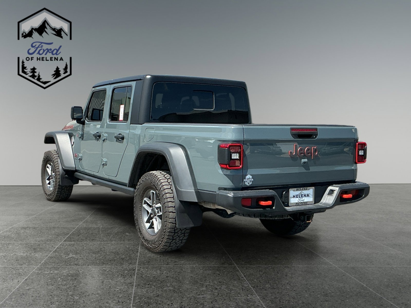 Used 2025 Anvil Clearcoat Jeep Mojave image 3