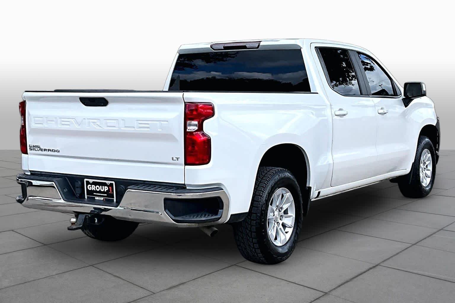 Used 2021 Iridescent Pearl Tricoat Chevrolet LT image 12