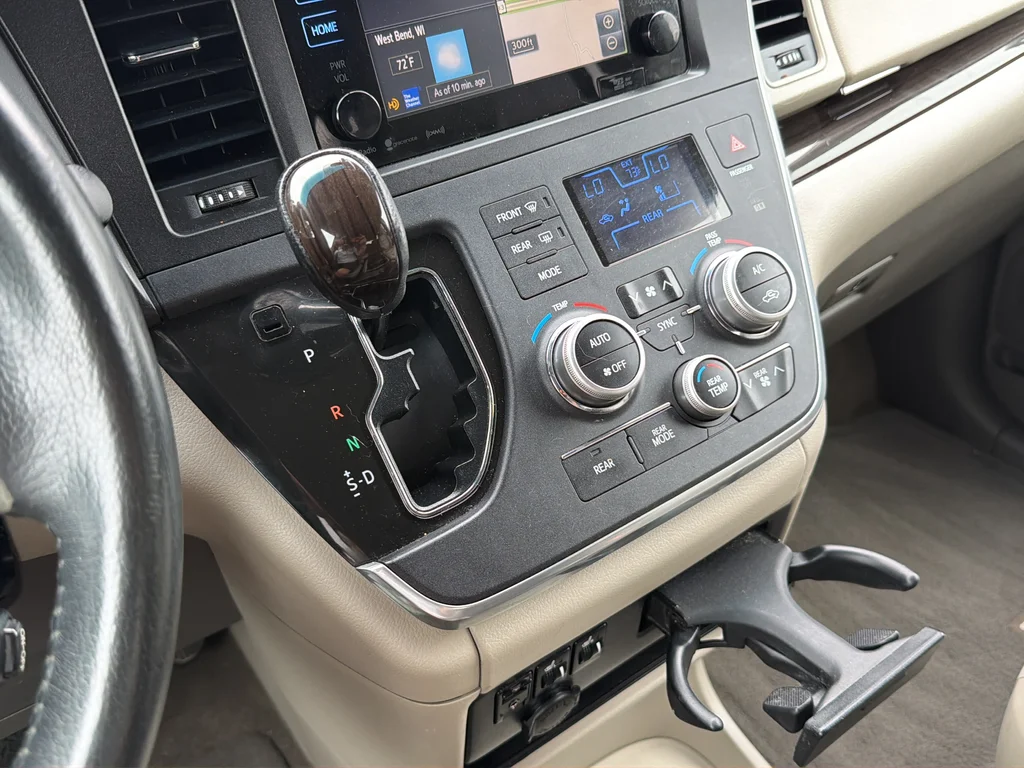 Used 2016 Black Toyota XLE image 22