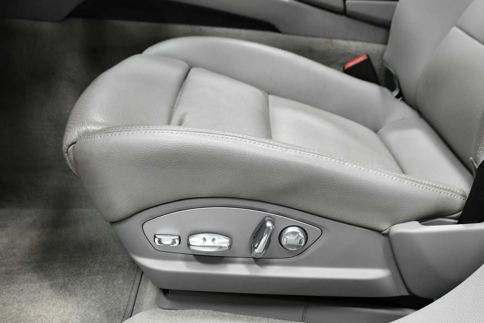 Used 2013 Black Porsche  image 15