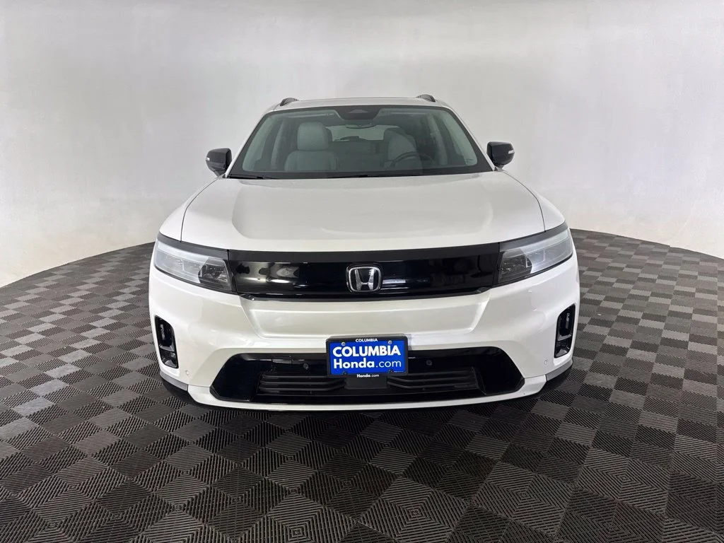 Used 2025 White Honda Touring image 2