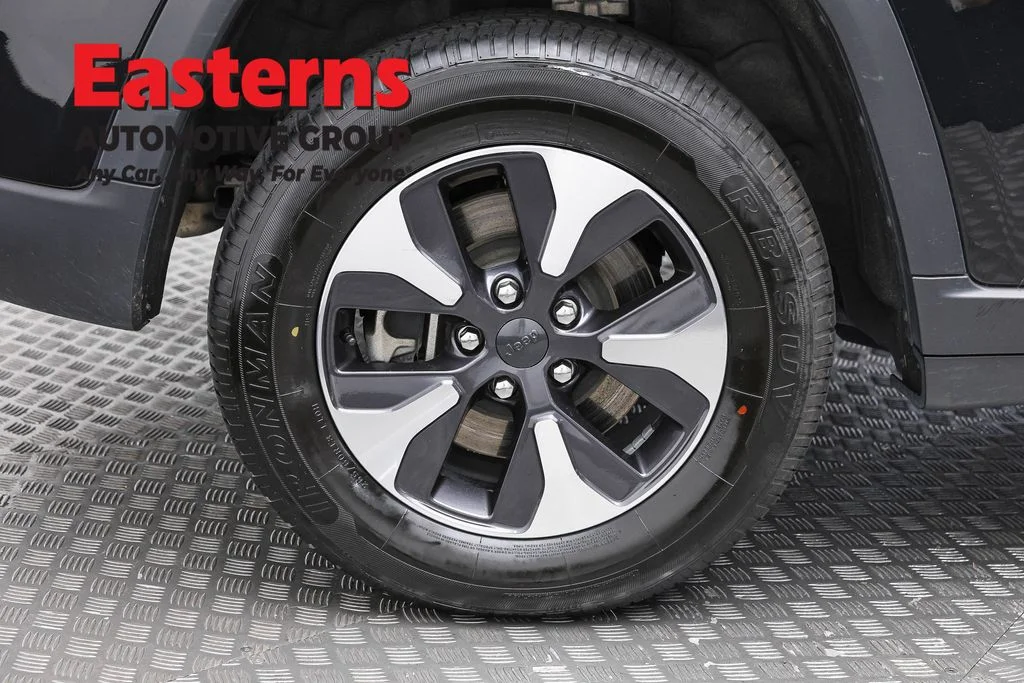 Used 2024 Black Jeep 4xe image 33