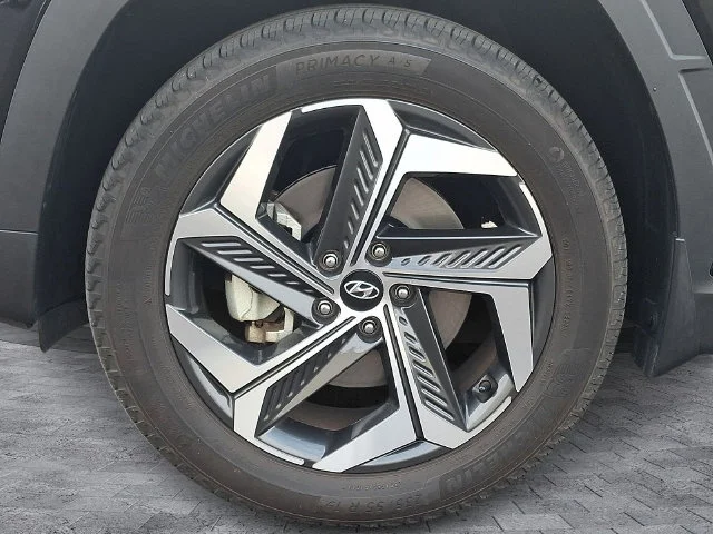 Used 2024 Black Hyundai SEL image 8