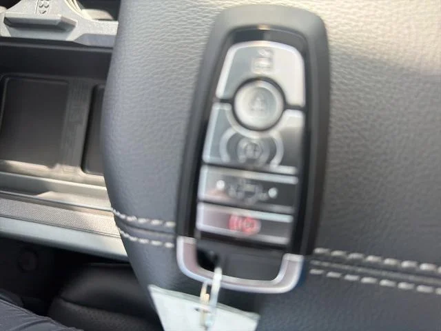 New 2026 Star White Metallic Tri-Coat Ford F-250® Lariat® image 64