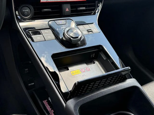Certified Used 2024 ELEMENTAL SILVER Toyota XLE image 15