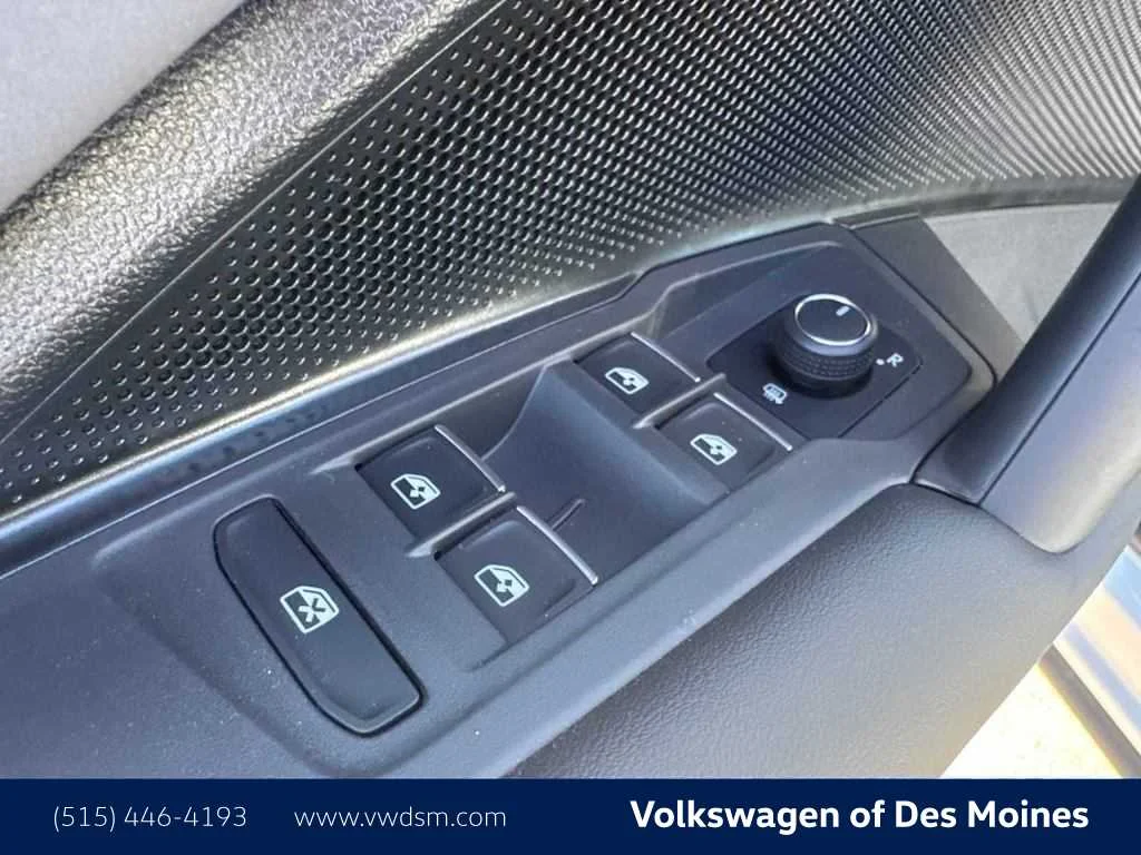 New 2026 Pure White Volkswagen SE image 21