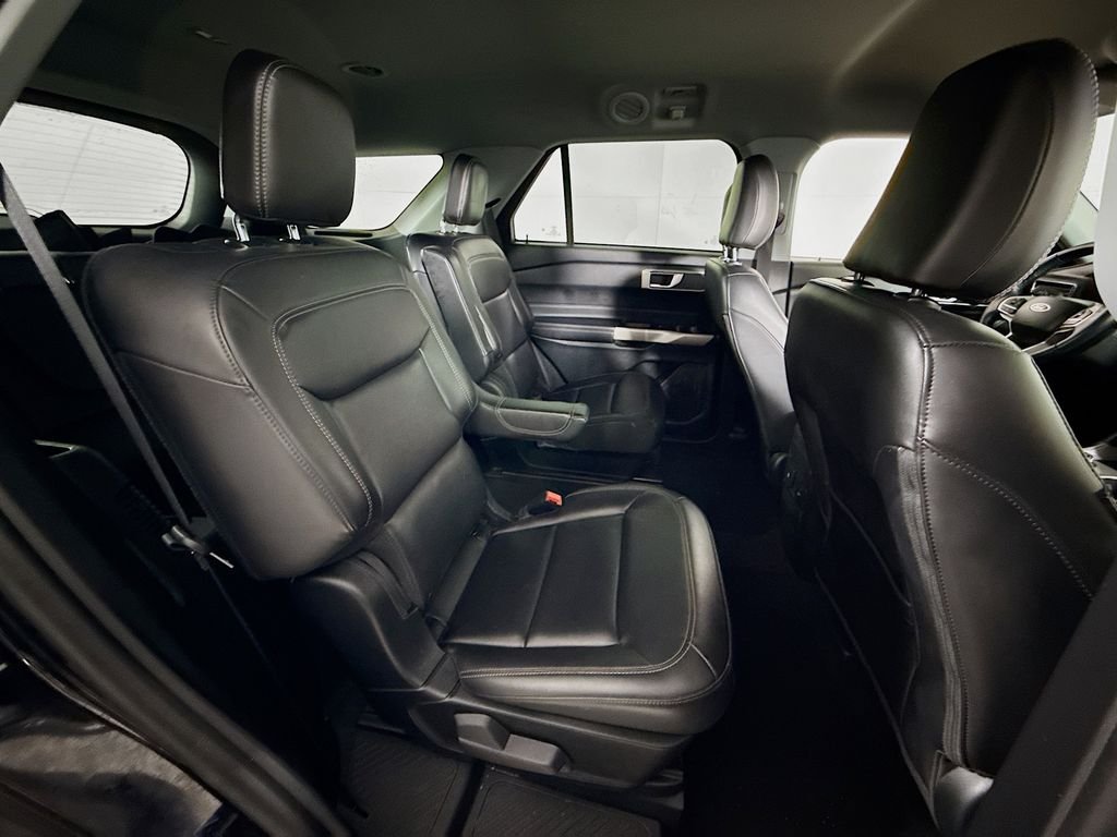 Used 2023 Agate Black Metallic Ford XLT image 27