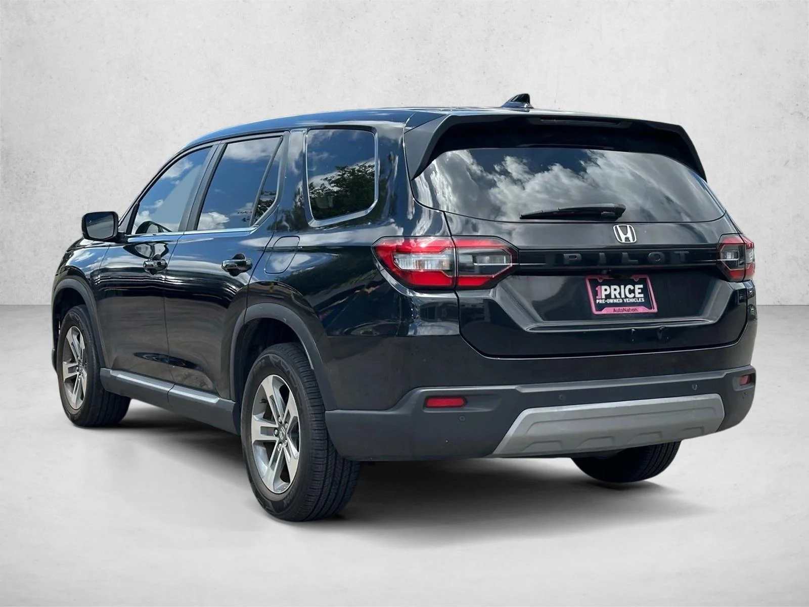 Used 2023 Crystal Black Pearl Honda EX-L 7 Passenger image 8