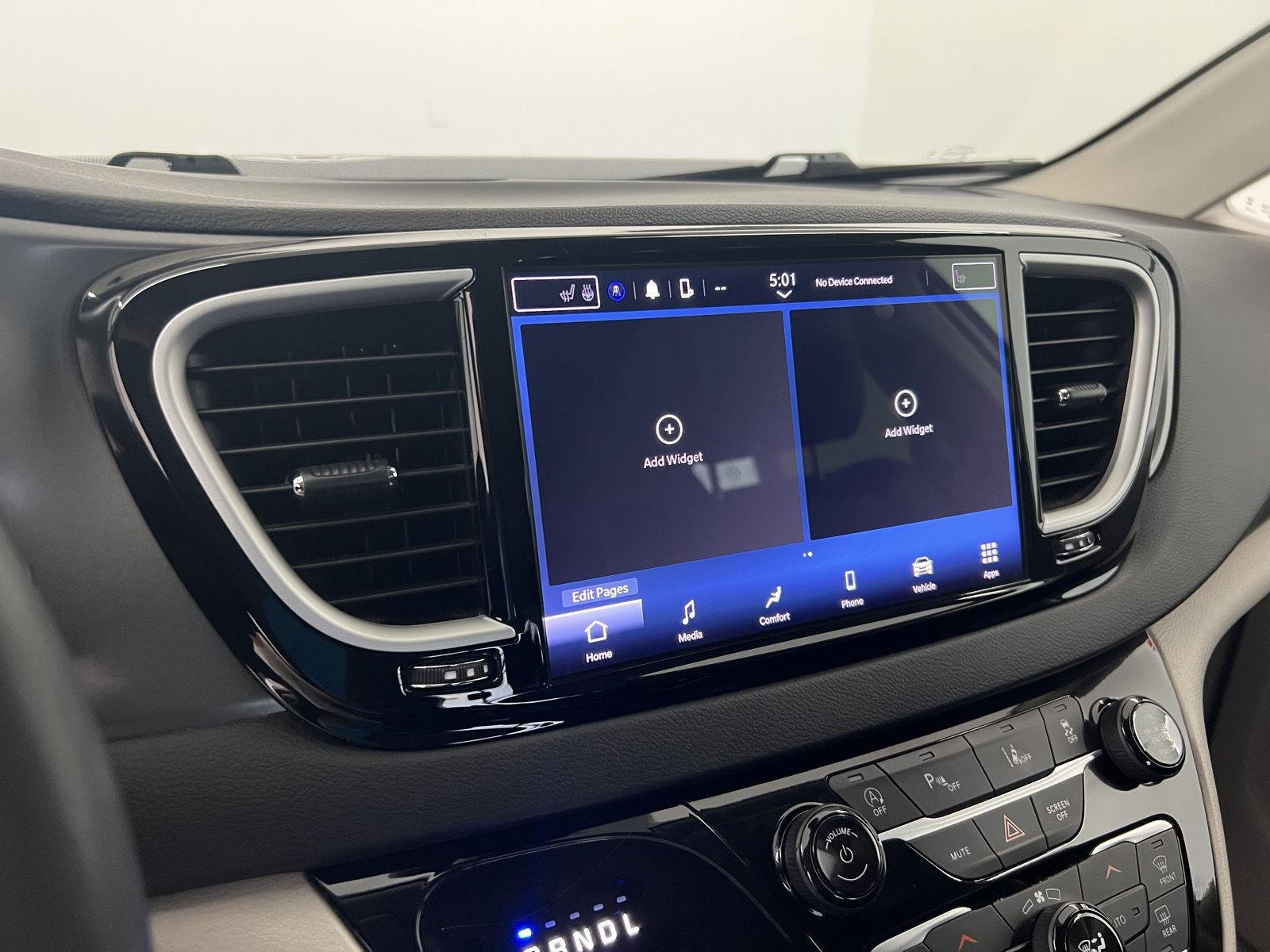 2024 Chrysler Pacifica Touring L - Photo 16