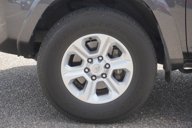 Used 2022  Toyota SR5 Premium image 13
