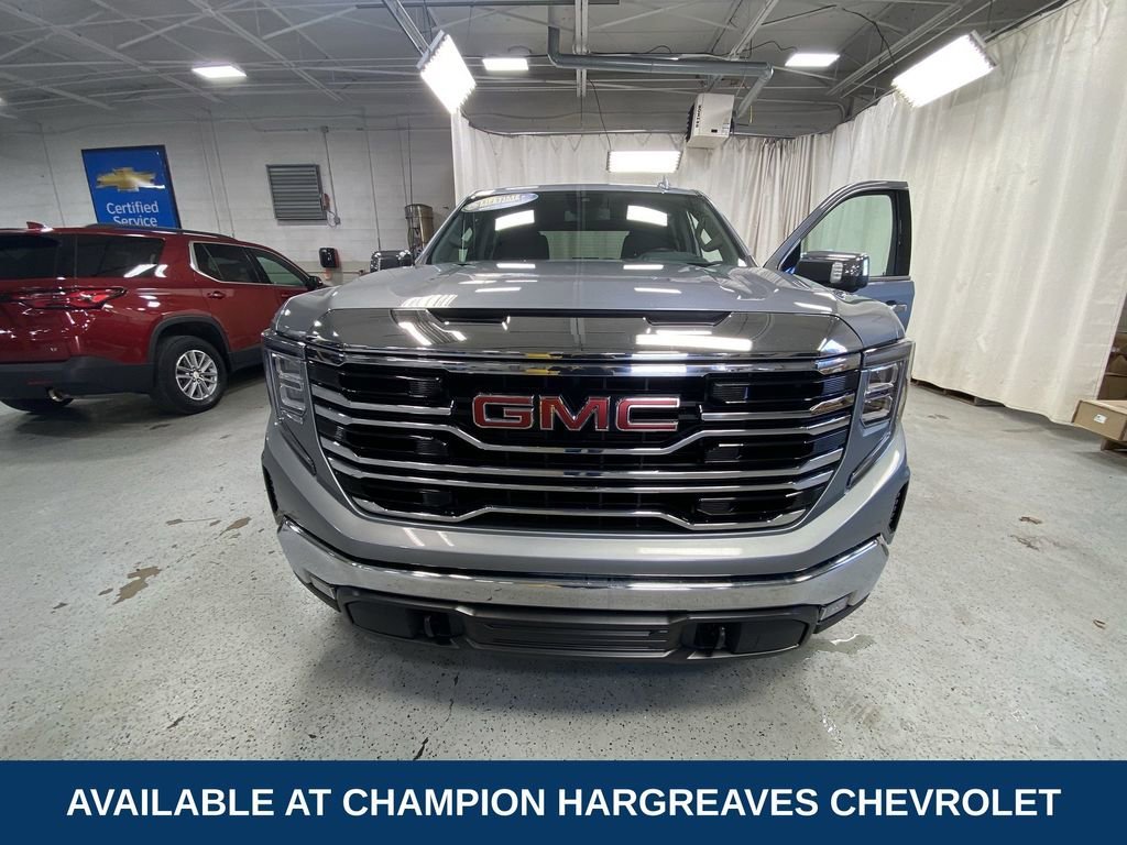 Certified Used 2025 Sterling Metallic GMC SLT image 39