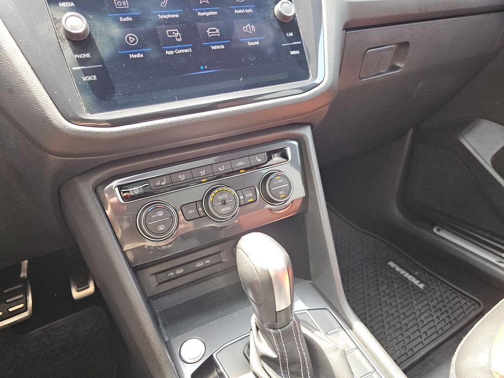 2021 Volkswagen Tiguan SEL Premium R-Line - Photo 29