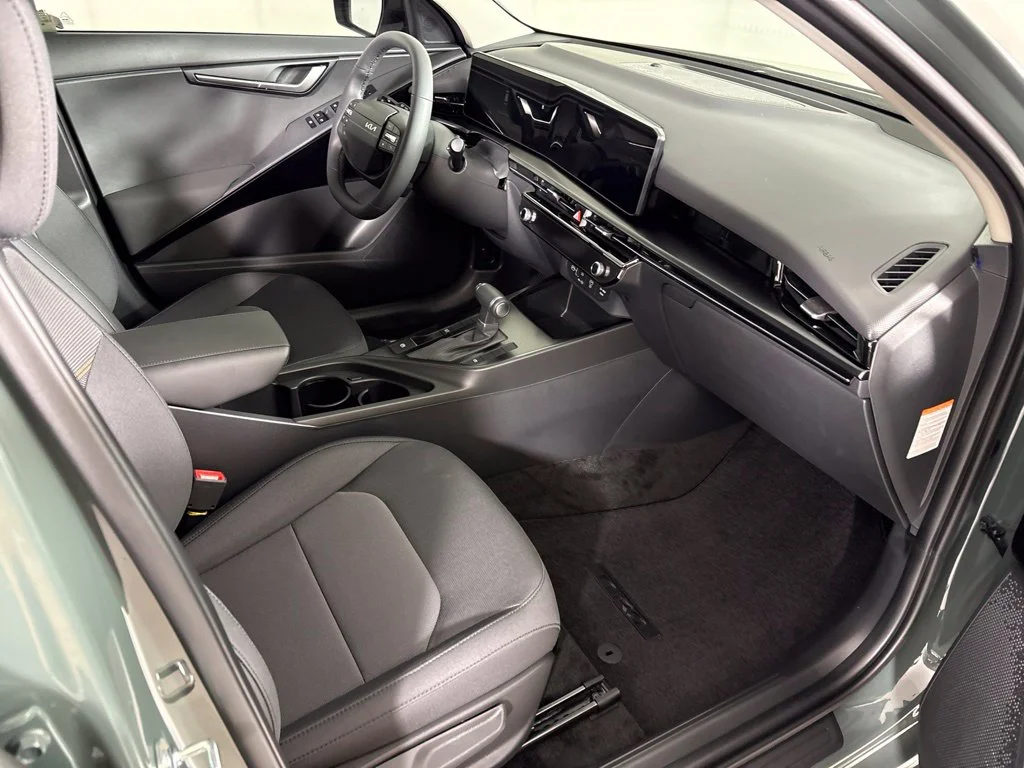 New 2027 Cityscape Green Kia LX image 16