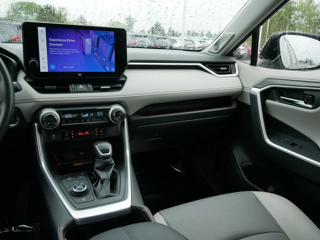 Used 2024  Toyota Limited image 14