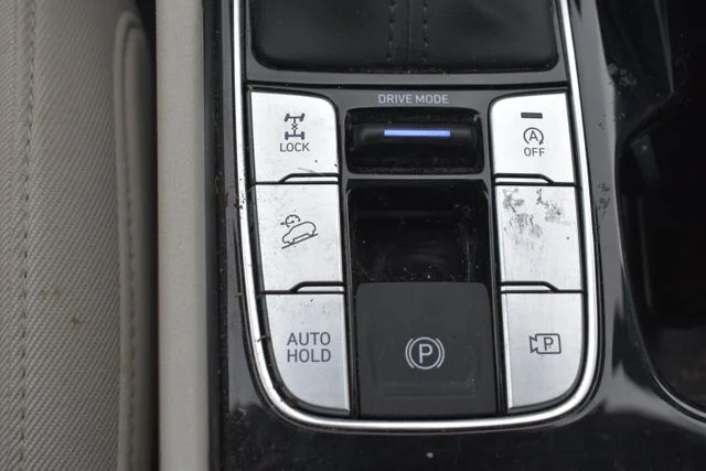 Used 2025 Red Hyundai SE image 30