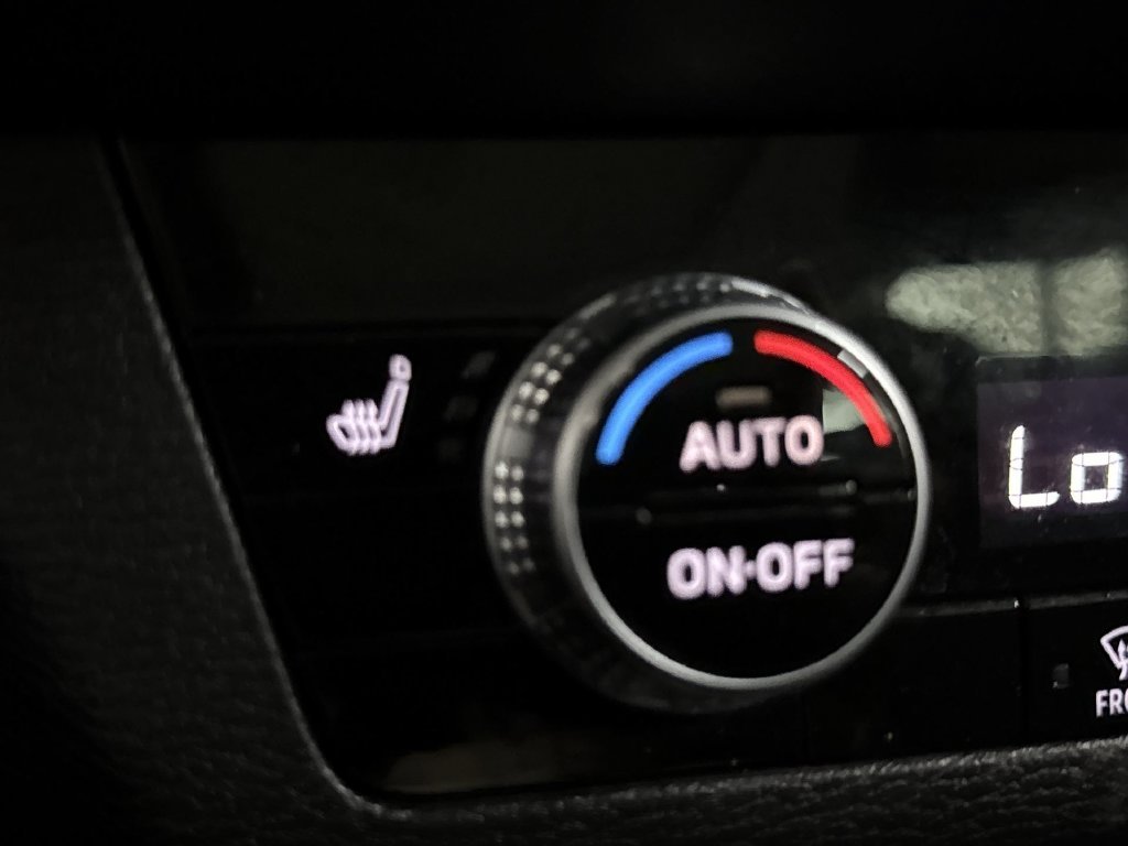 Used 2022 Gray Mitsubishi SE image 31