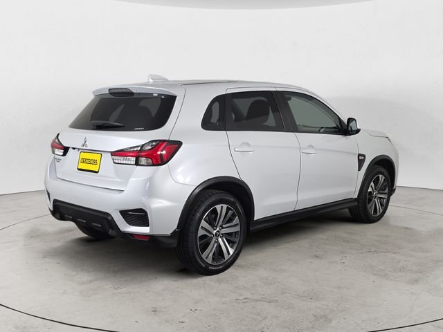 Used 2024  Mitsubishi 2.0 ES image 5