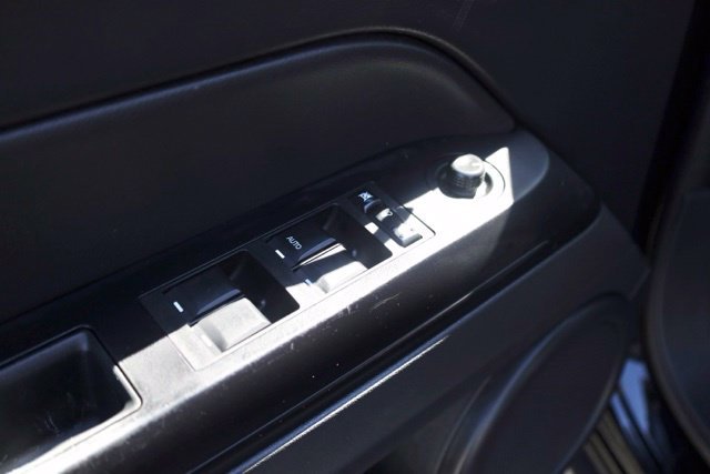 Used 2016 Black Jeep Latitude image 22