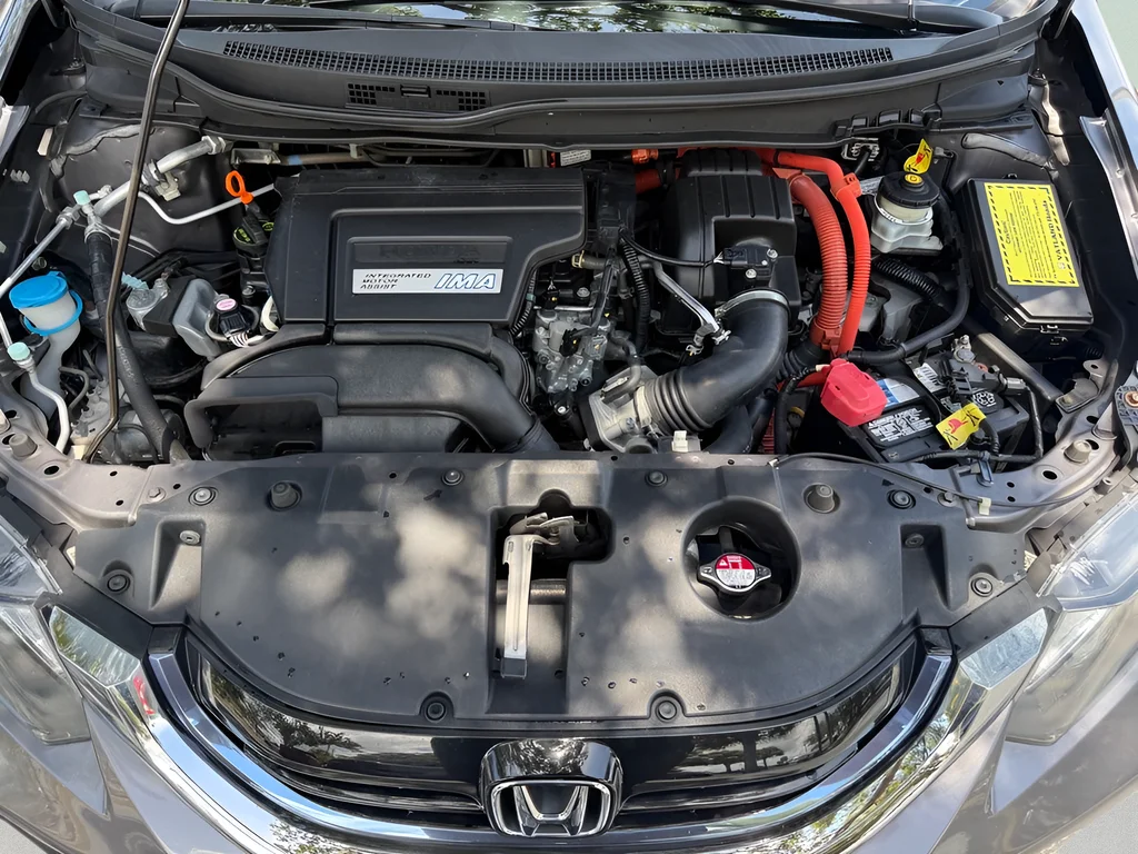 Used 2015 Modern Steel Metallic Honda Hybrid image 40