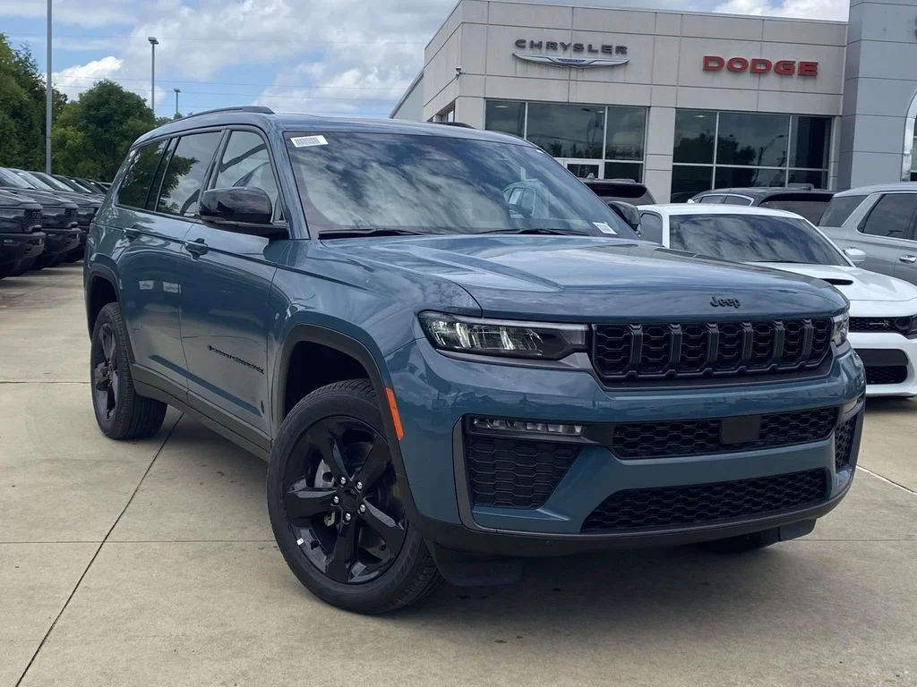 New 2026 Steel Blue Exterior Paint Jeep Limited image 32