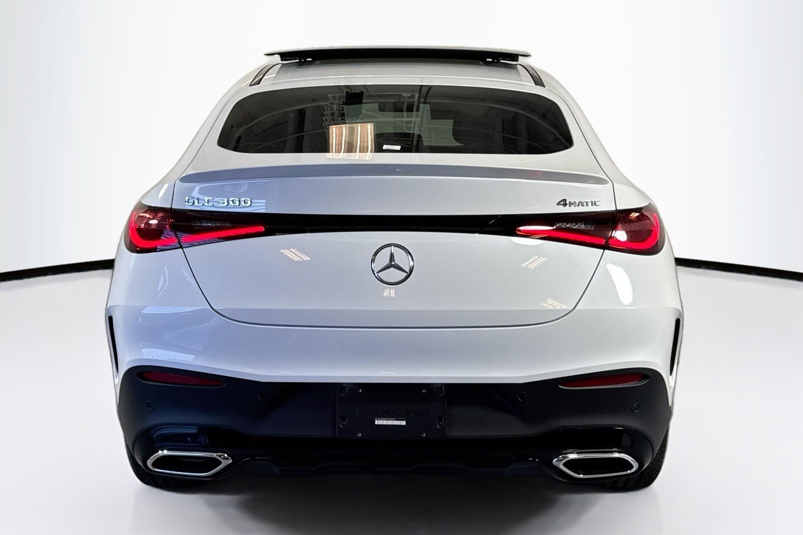 New 2026 Manufaktur Moonlight White Metallic Mercedes-Benz GLC 300 image 6