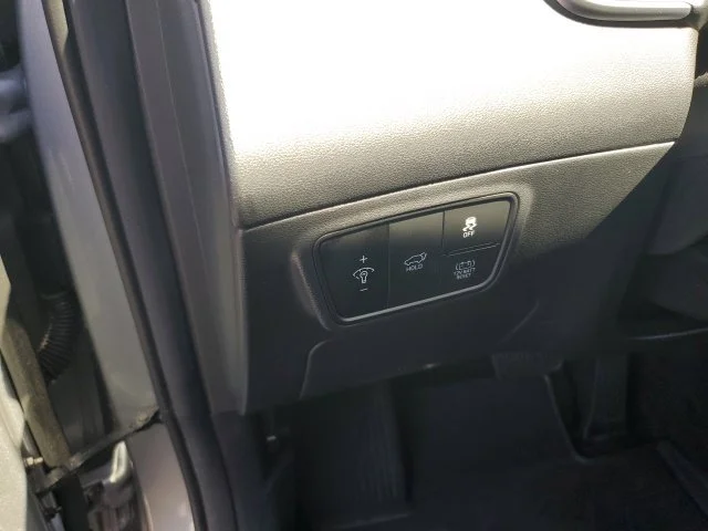 Used 2024 Silver Hyundai Blue image 14