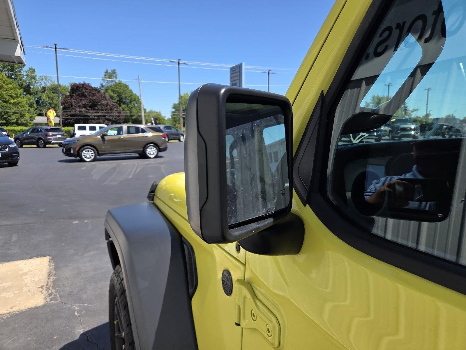 Used 2024 YELLOW JEEP SPOR image 29