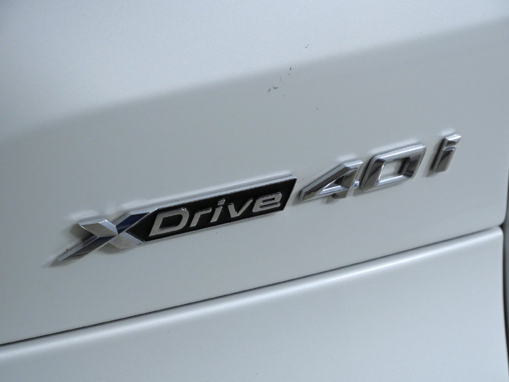 Certified Used 2024 Mineral White Metallic BMW xDrive40i image 15