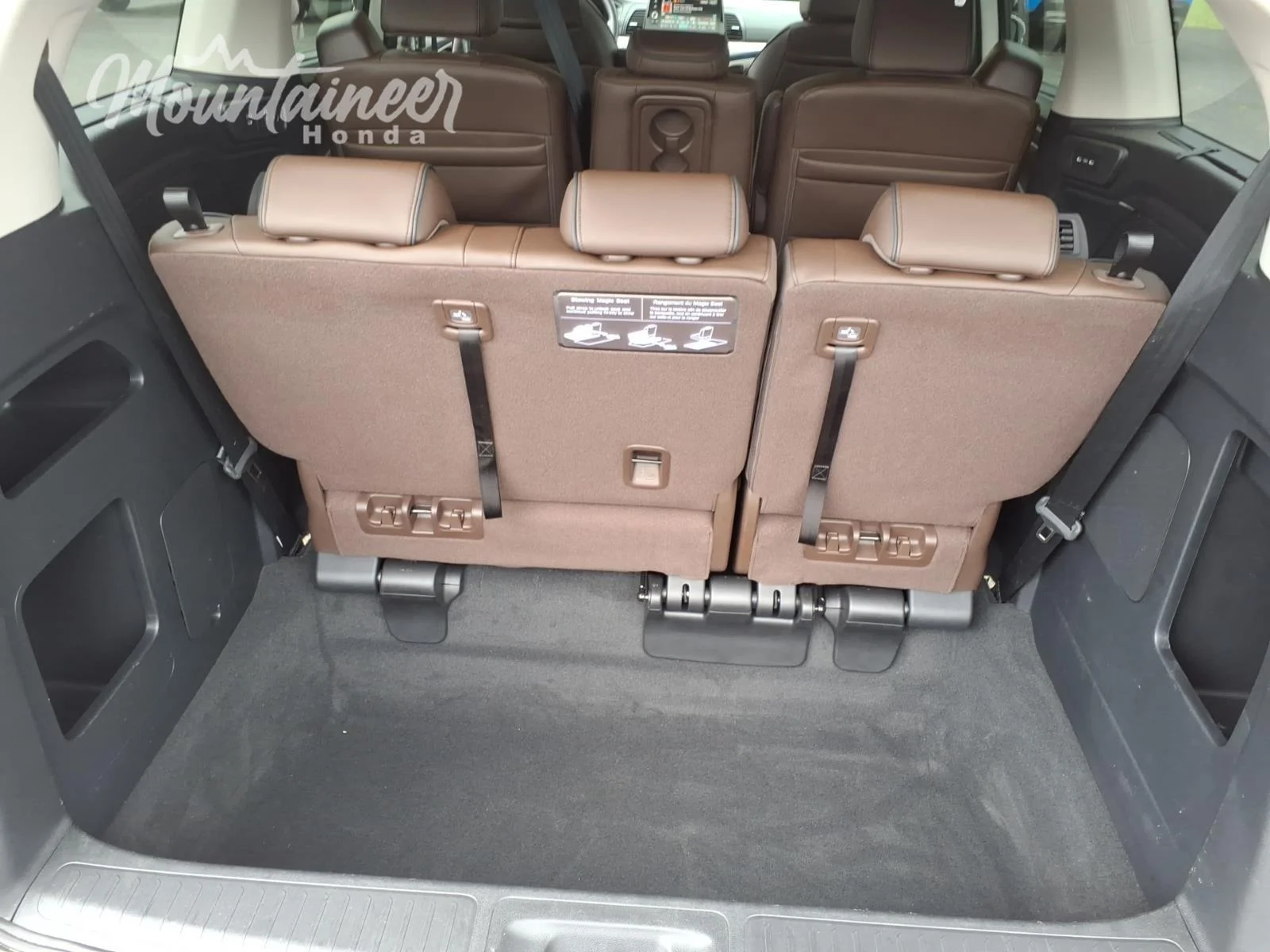 Used 2025 Platinum White Pearl Honda Touring image 25