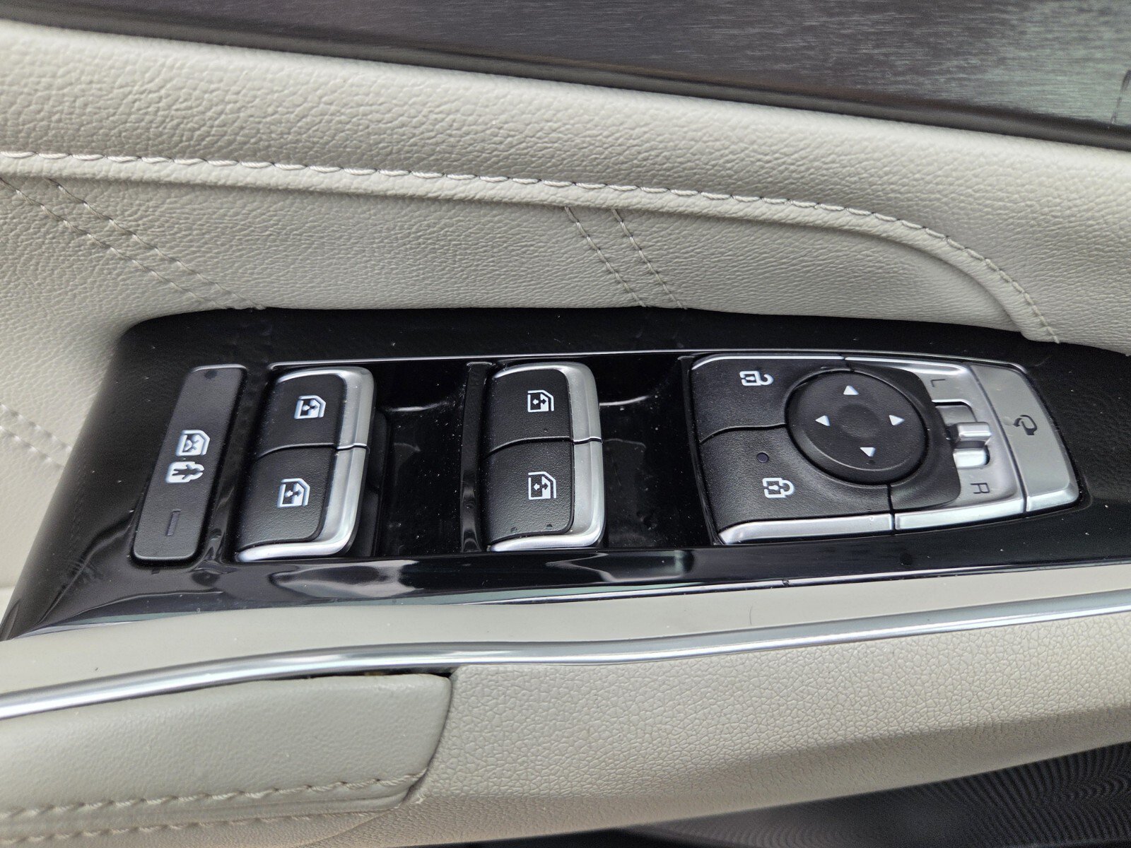 Used 2023 Glacial White Pearl Kia SX image 15