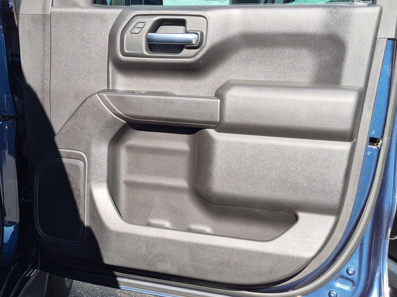 Used 2022 Northsky Blue Metallic Chevrolet Custom image 32