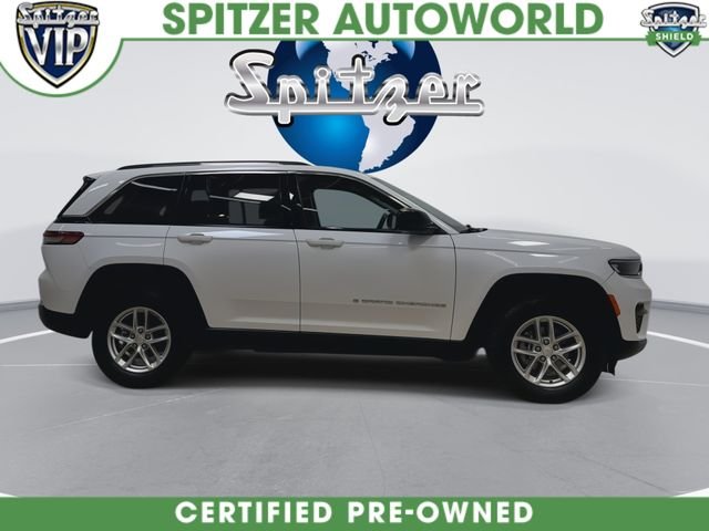 Used 2024 White Jeep Laredo X image 10