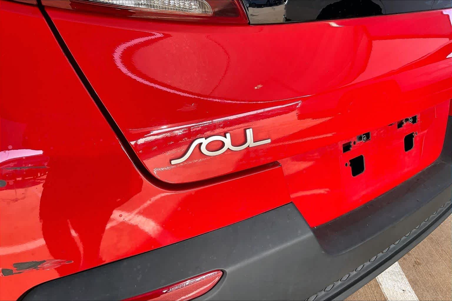 Used 2022 Inferno Red Kia LX image 10
