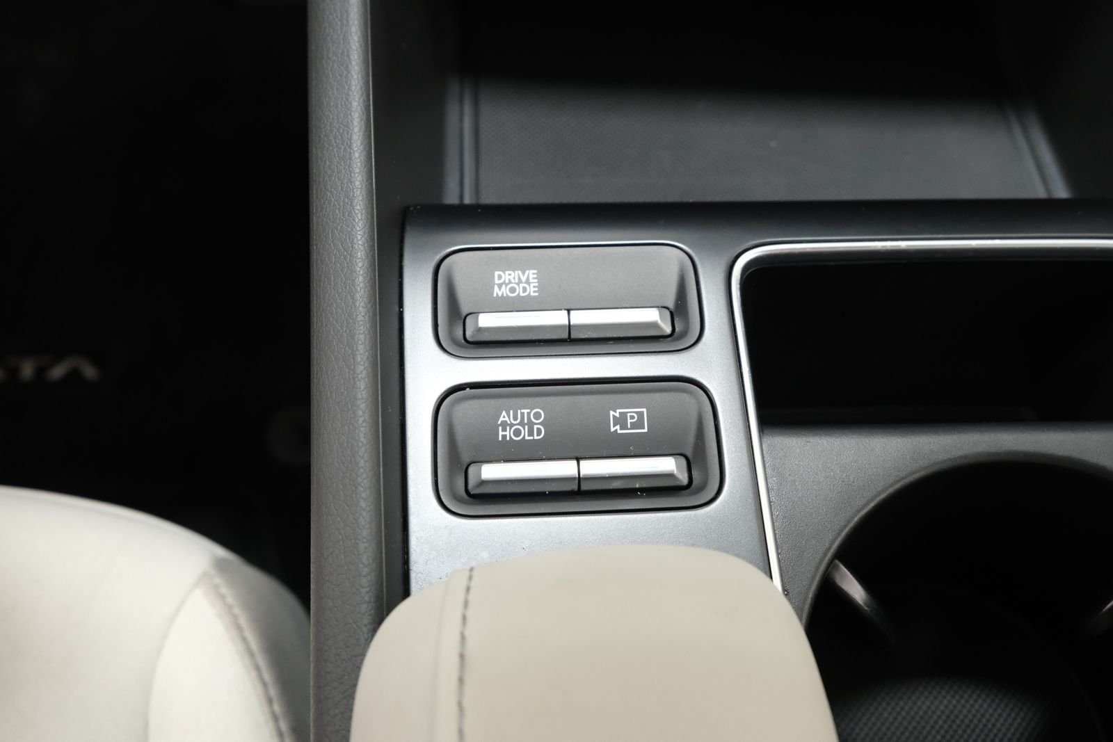 Used 2025 Portofino Gray Hyundai SEL image 23