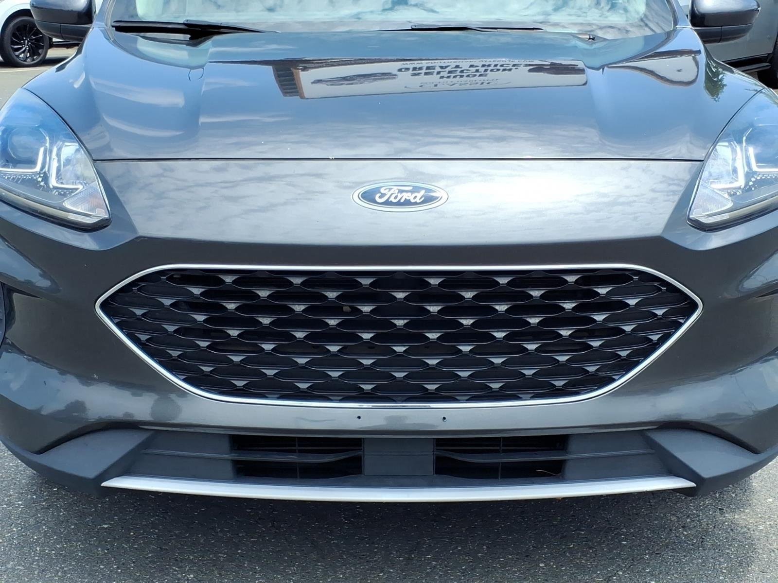 Used 2020 Magnetic Ford SE image 13