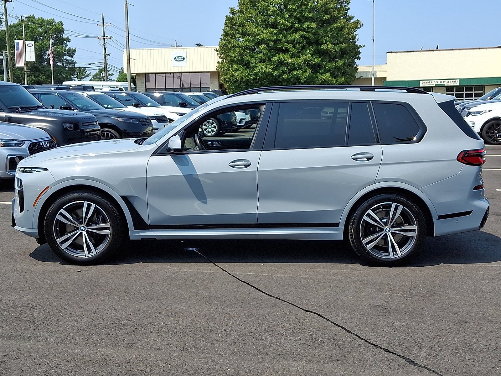 Used 2024 Brooklyn Grey Metallic BMW xDrive40i image 8