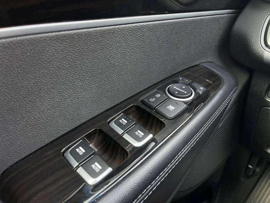 Used 2019 Ebony Black Kia EX image 21