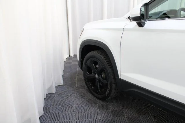 2025 Volkswagen Taos SEL - Photo 22