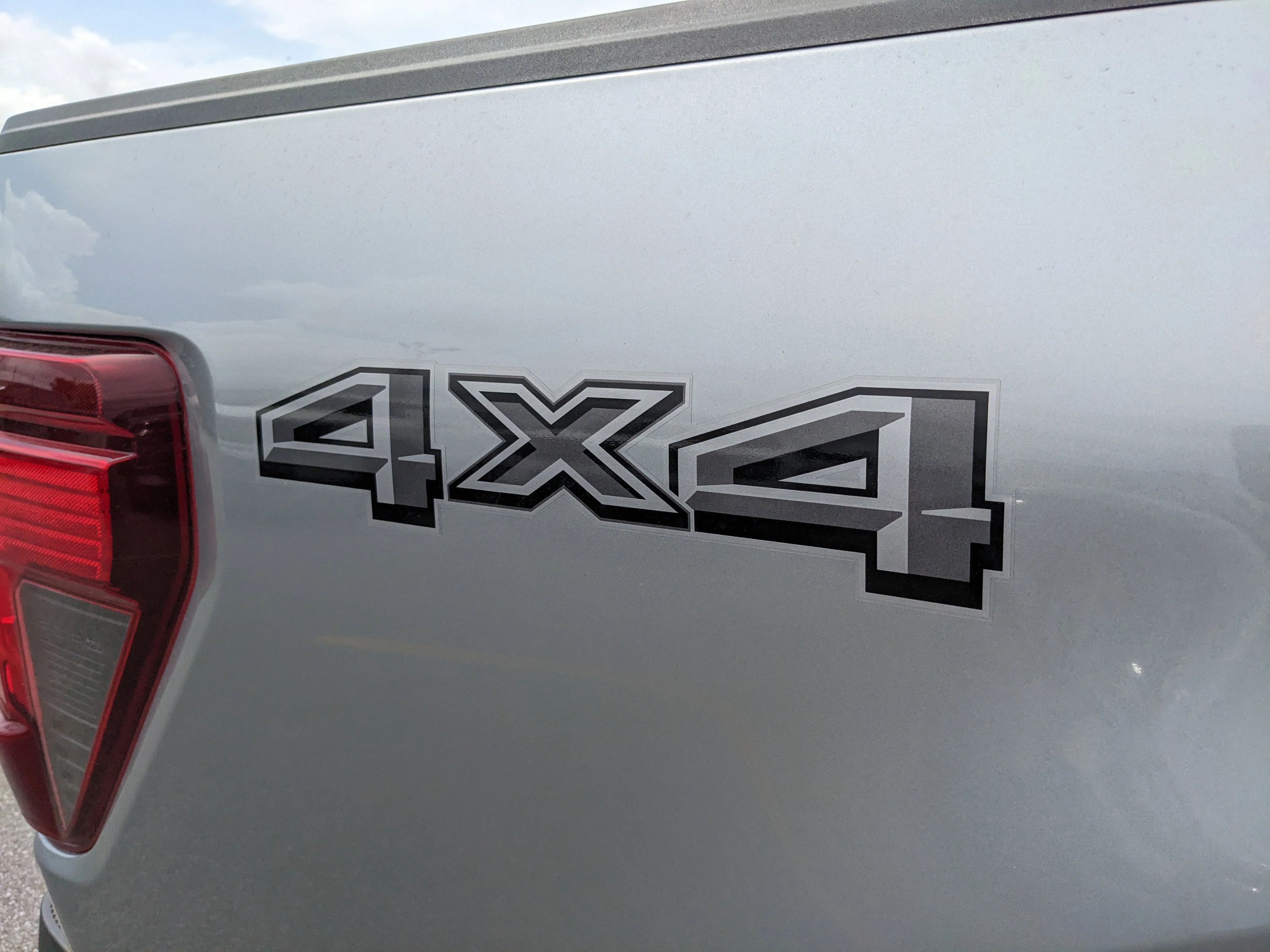 New 2026 Iconic Silver Metallic Ford XLT image 10