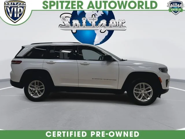 Used 2024 White Jeep Laredo X image 10